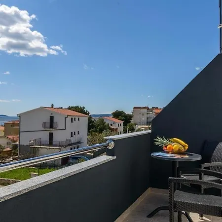 In Okrug Gornji With Sea View, Balcony, Air Conditioning, Wifi 5134-5 Apartment