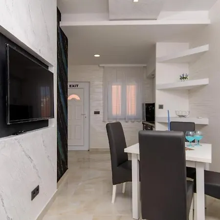 In Okrug Gornji With Sea View, Balcony, Air Conditioning, Wifi 5134-5 Apartment