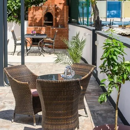 Apartment In Okrug Gornji With Sea View, Balcony, Air Conditioning, Wifi 5134-5 Trogir